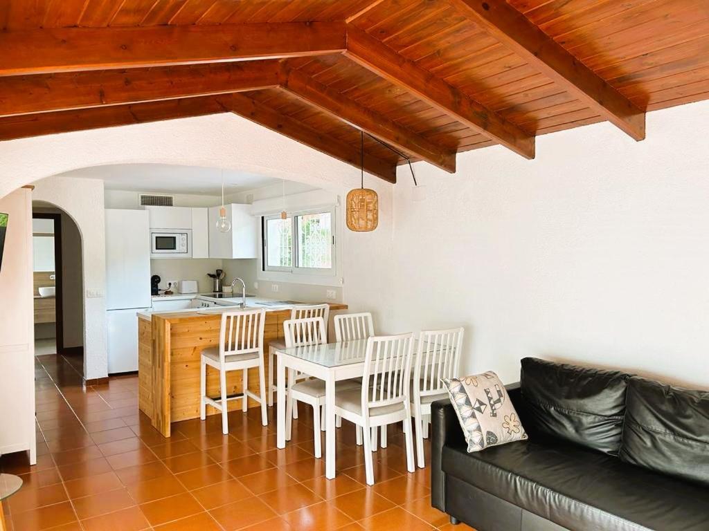 Private Apartments Cala Canyelles Лорет де Мар Екстериор снимка